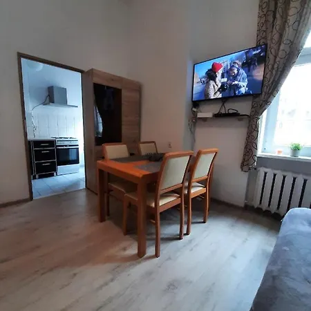 Ratuszowy38 *